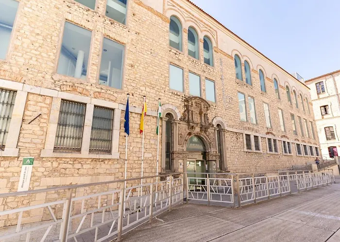 Hotel cerca del colegio: Albergue Inturjoven Jaen
